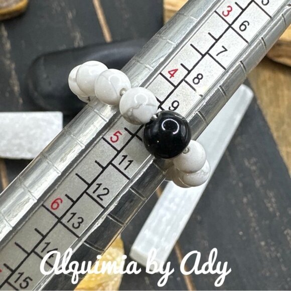 Black and white beaded ring Howlite onyx - Picture 2 of 2